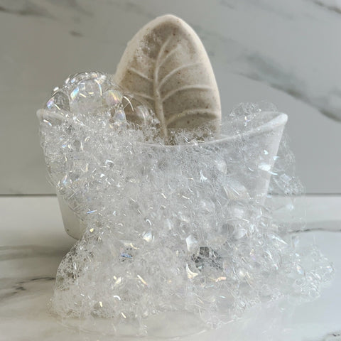 Our invigorating Loc Detox Bombs are the perfect solution for anyone struggling with heavy, dry, or dull locs that just won't cooperate. Formulated with all-natural ingredients and therapeutic essential oils, our Loc Detox Bombs work to remove impurities and buildup from your locs, leaving them lighter, brighter, and incredibly clean.